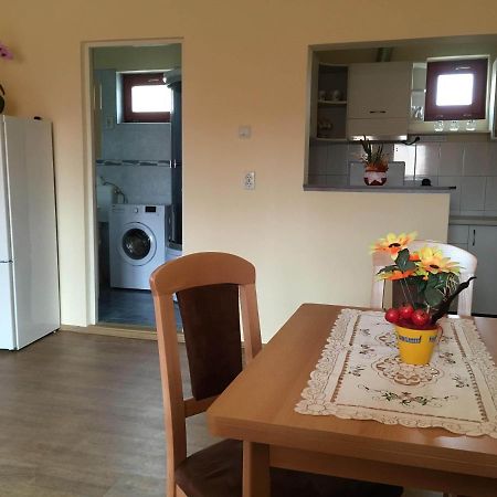 Bicsak Apartman Apartment Joseni Екстериор снимка