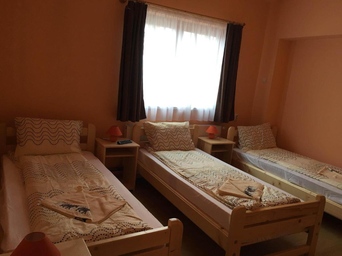 Bicsak Apartman Apartment Joseni Екстериор снимка