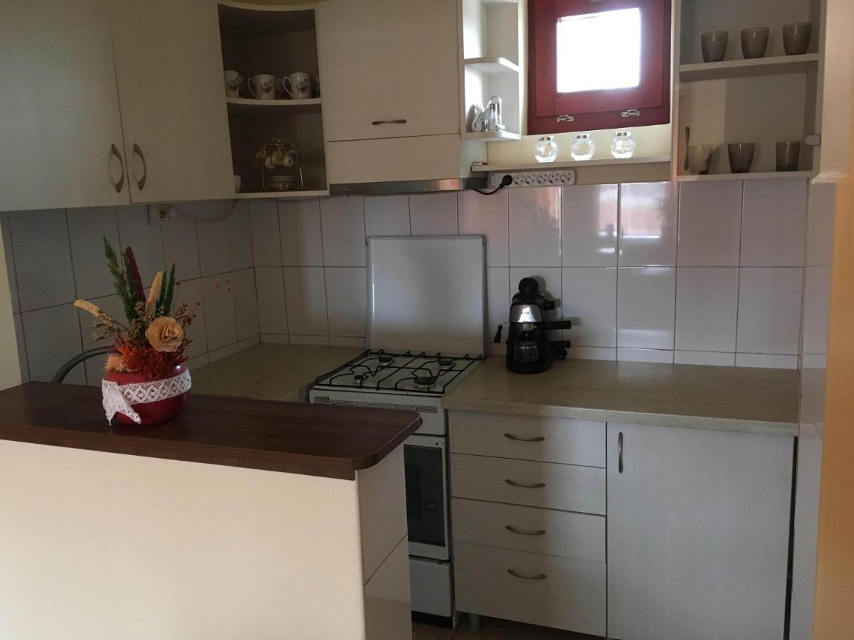Bicsak Apartman Apartment Joseni Екстериор снимка