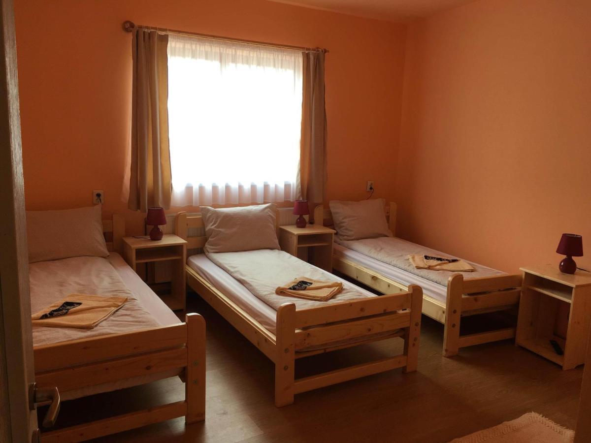 Bicsak Apartman Apartment Joseni Екстериор снимка