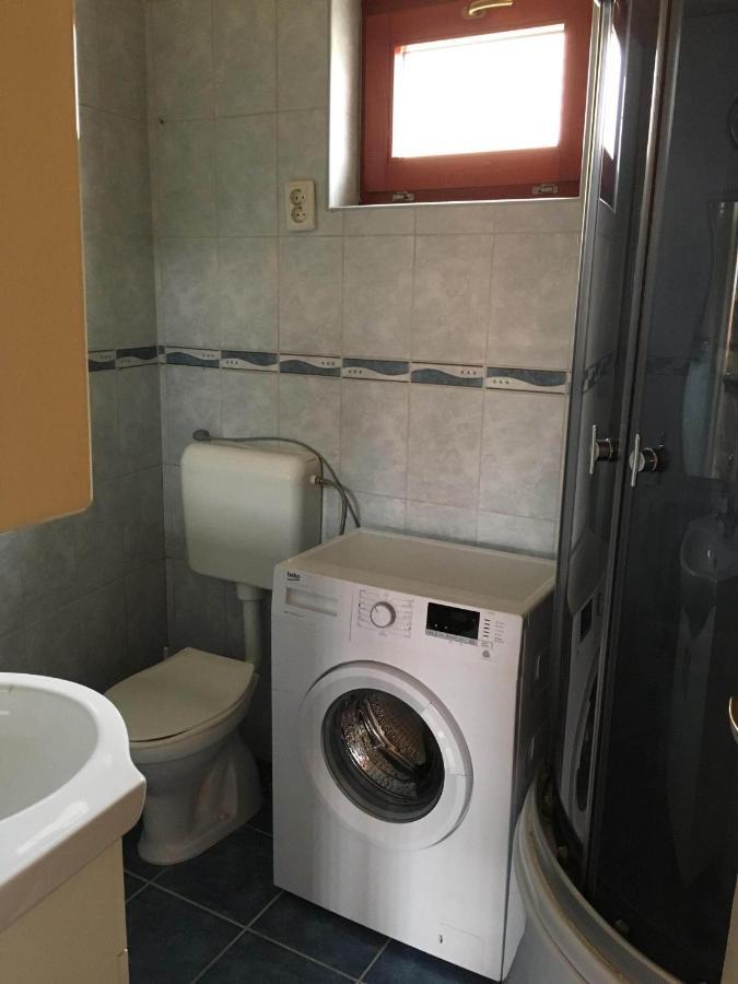 Bicsak Apartman Apartment Joseni Екстериор снимка